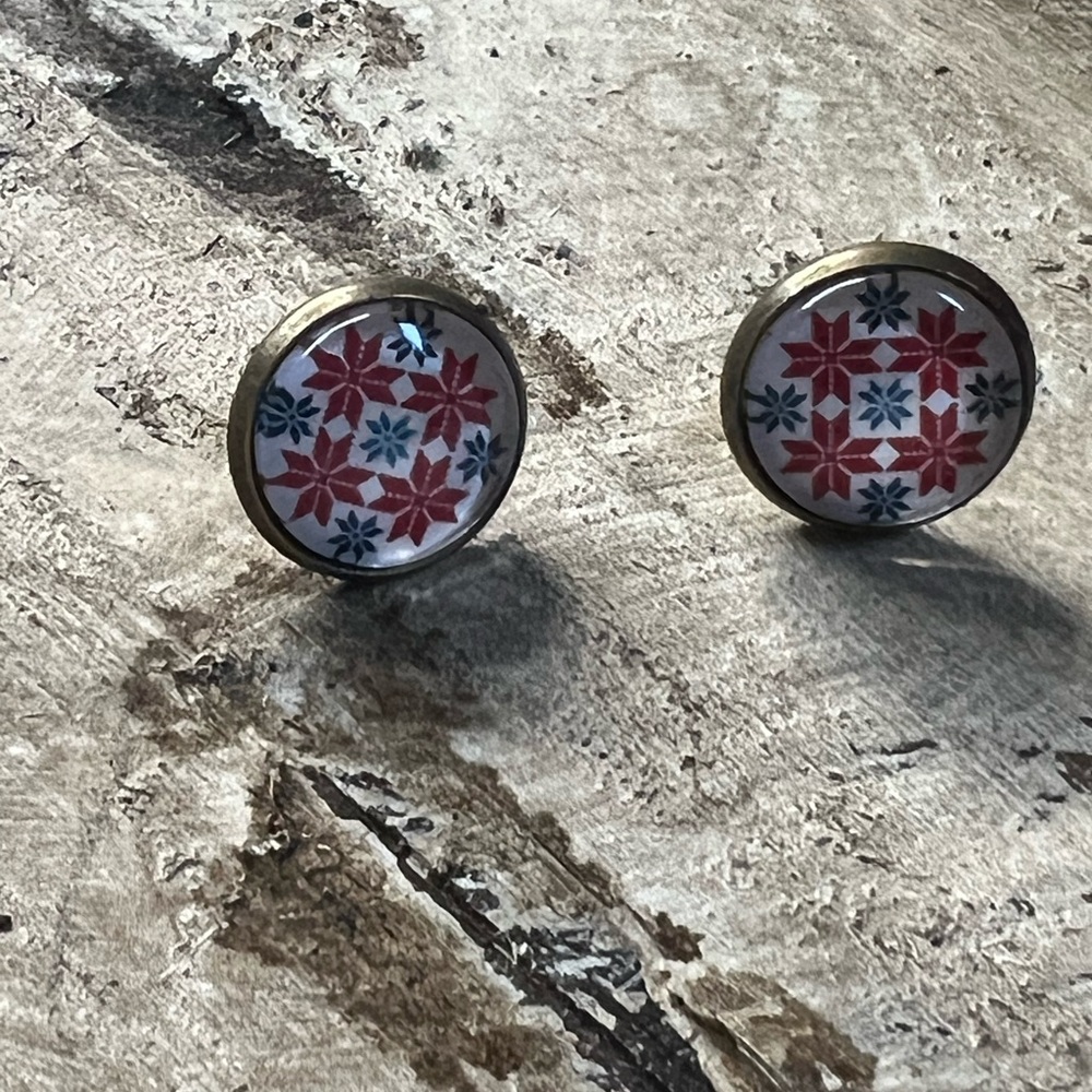 Gold and Red Star Pattern Earrings‎